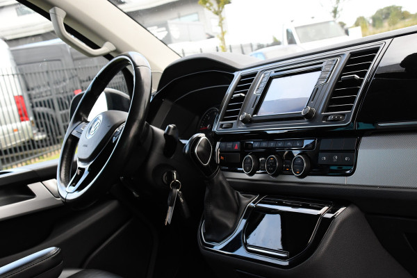 Volkswagen Transporter Caravelle 2.0 TDI L2H1 Highline Adaptieve Cruise, Camera, 2 x Schuifdeur, 204pk, 8 personen, NAVI, Clima, Stoelverwarming, Uniek!