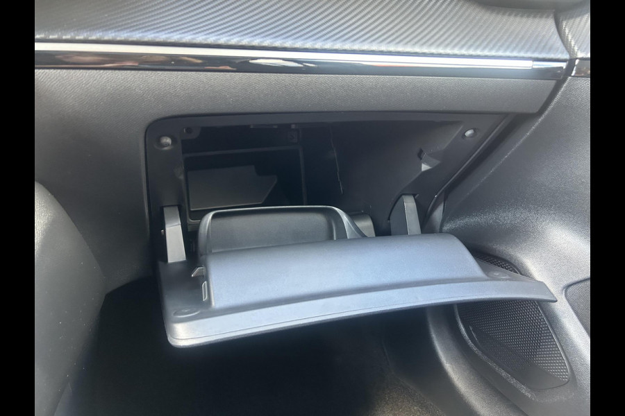 Peugeot 208 1.2 PT 100 Allure | Parkeercamera | Navi | Apple Carplay | Prijs is rijklaar