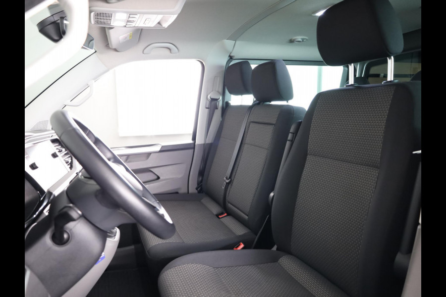 Volkswagen Transporter 2.0 TDI L2H1 30 DC Highline 150 PK DSG | Verlengde garantie | Navigatie | Trekhaak | Luxe dubbelcabine |