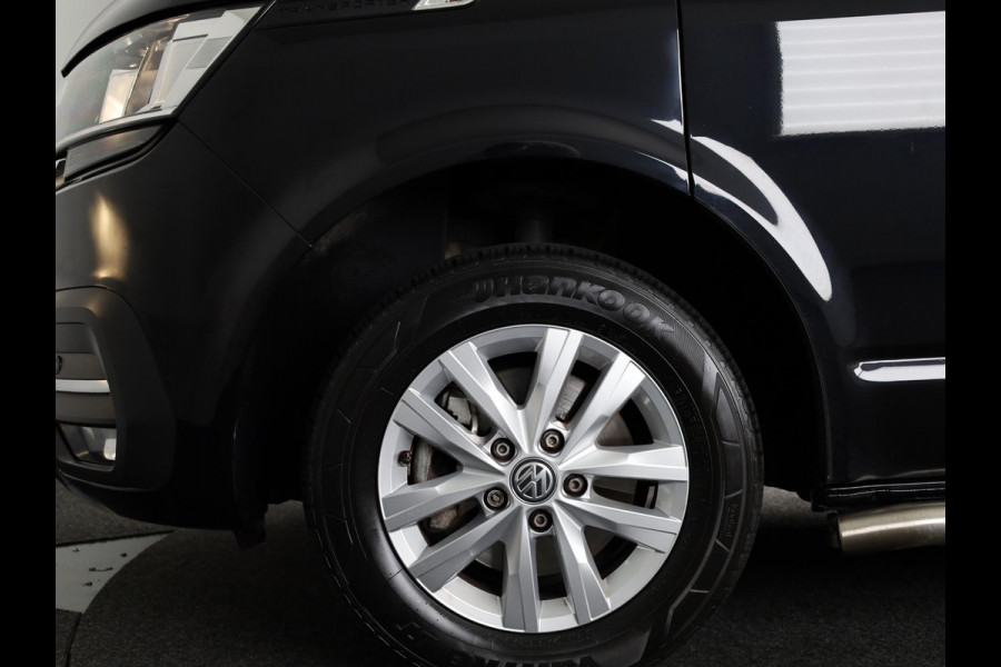 Volkswagen Transporter 2.0 TDI L2H1 30 DC Highline 150 PK DSG | Verlengde garantie | Navigatie | Trekhaak | Luxe dubbelcabine |