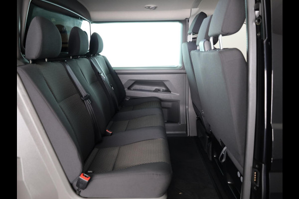 Volkswagen Transporter 2.0 TDI L2H1 30 DC Highline 150 PK DSG | Verlengde garantie | Navigatie | Trekhaak | Luxe dubbelcabine |