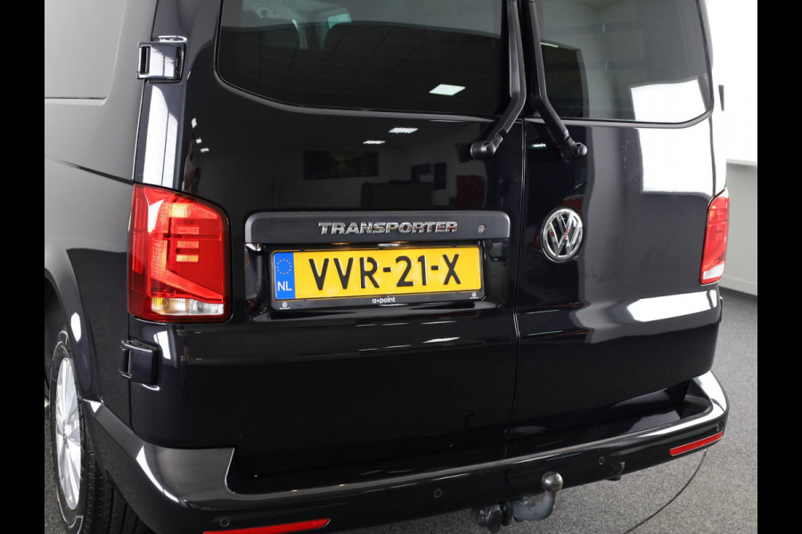 Volkswagen Transporter 2.0 TDI L2H1 30 DC Highline 150 PK DSG | Verlengde garantie | Navigatie | Trekhaak | Luxe dubbelcabine |