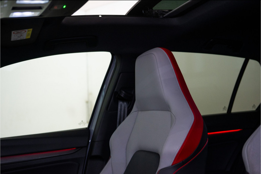 Volkswagen Golf 2.0 TSI GTI Clubsport 301PK | Pano | Harman/Kardon | Leder | HUD | VOL! 12 MND Garantie