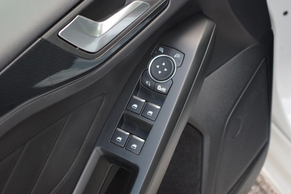 Ford FOCUS Wagon 1.0 EcoBoost Hybrid ST Line X BNS 125 PK, Winterpakket, Trekhaak, LED, Carplay, Head-Up