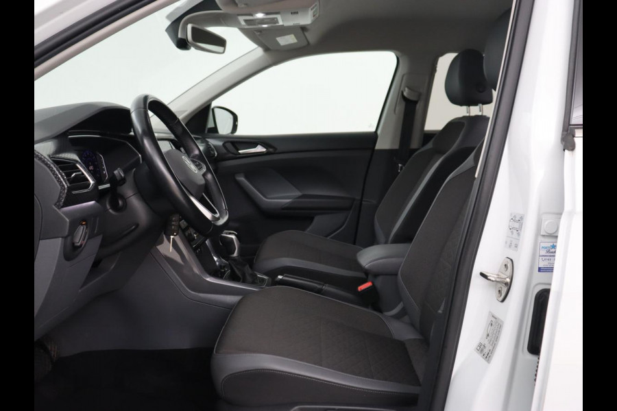 Volkswagen T-Cross 1.0 TSI R Line | Stoelverwarming | Camera | Trekhaak | Virtual Cockpit | Carplay | Adaptive cruise | Climate control | Full LED