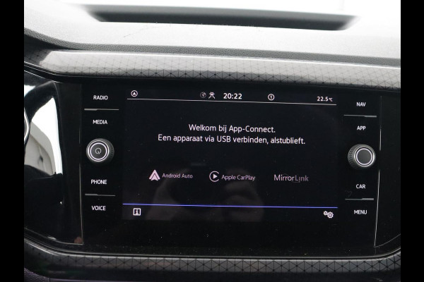 Volkswagen T-Cross 1.0 TSI R Line | Stoelverwarming | Camera | Trekhaak | Virtual Cockpit | Carplay | Adaptive cruise | Climate control | Full LED