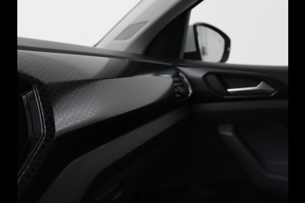 Volkswagen T-Cross 1.0 TSI R Line | Stoelverwarming | Camera | Trekhaak | Virtual Cockpit | Carplay | Adaptive cruise | Climate control | Full LED