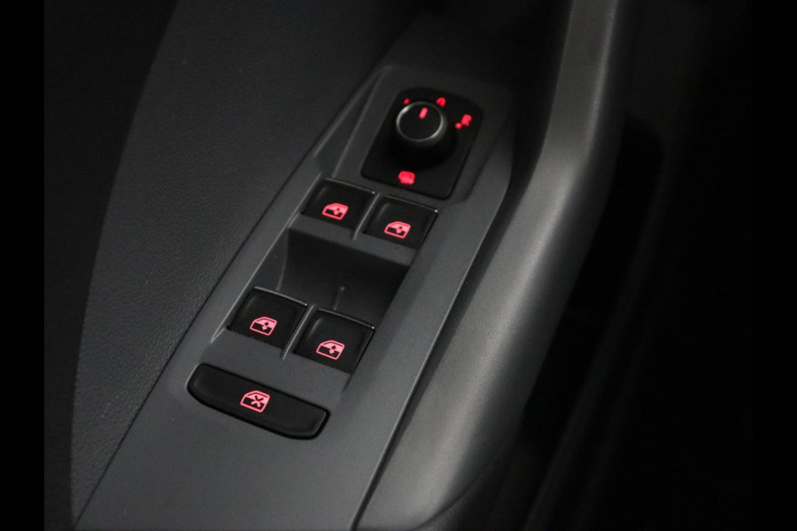Volkswagen T-Cross 1.0 TSI R Line | Stoelverwarming | Camera | Trekhaak | Virtual Cockpit | Carplay | Adaptive cruise | Climate control | Full LED