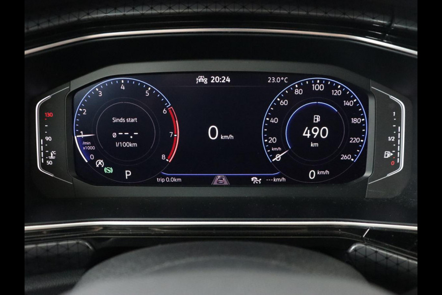 Volkswagen T-Cross 1.0 TSI R Line | Stoelverwarming | Camera | Trekhaak | Virtual Cockpit | Carplay | Adaptive cruise | Climate control | Full LED