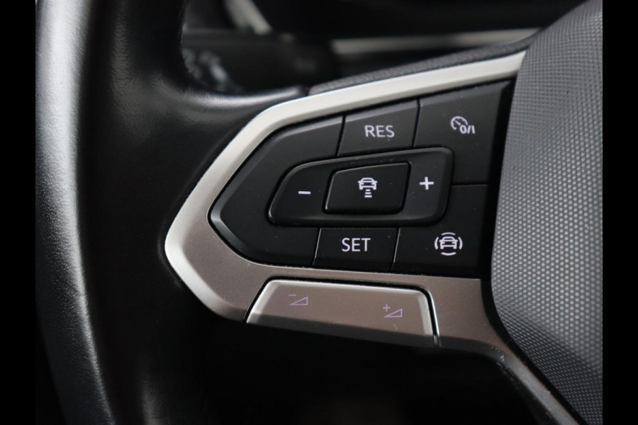 Volkswagen T-Cross 1.0 TSI R Line | Stoelverwarming | Camera | Trekhaak | Virtual Cockpit | Carplay | Adaptive cruise | Climate control | Full LED