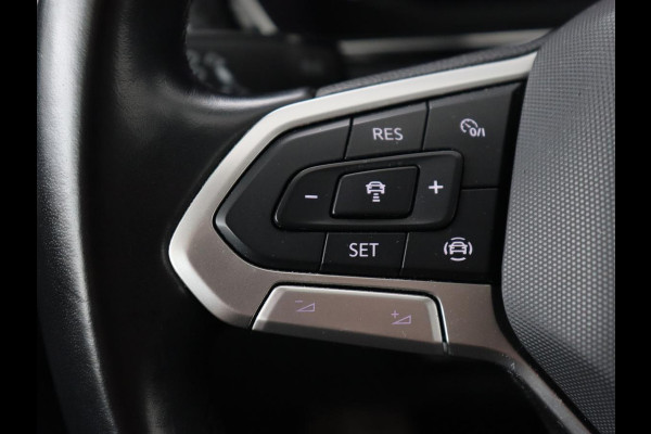 Volkswagen T-Cross 1.0 TSI R Line | Stoelverwarming | Camera | Trekhaak | Virtual Cockpit | Carplay | Adaptive cruise | Climate control | Full LED