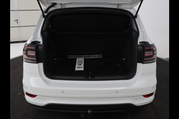 Volkswagen T-Cross 1.0 TSI R Line | Stoelverwarming | Camera | Trekhaak | Virtual Cockpit | Carplay | Adaptive cruise | Climate control | Full LED