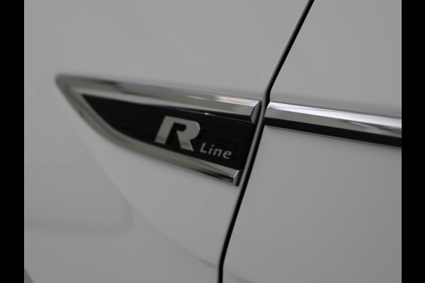 Volkswagen T-Cross 1.0 TSI R Line | Stoelverwarming | Camera | Trekhaak | Virtual Cockpit | Carplay | Adaptive cruise | Climate control | Full LED