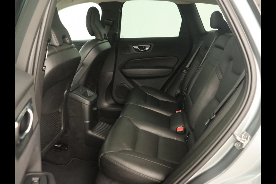 Volvo XC60 2.0 T8 Twin Engine AWD Inscription | Panoramadak | Trekhaak | Leder | Stoelverwarming | Camera | Adaptive cruise | Carplay | Navigatie | Full LED