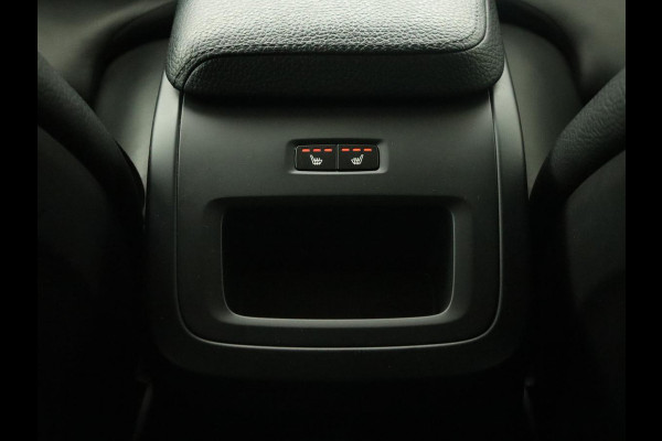 Volvo XC60 2.0 T8 Twin Engine AWD Inscription | Panoramadak | Trekhaak | Leder | Stoelverwarming | Camera | Adaptive cruise | Carplay | Navigatie | Full LED