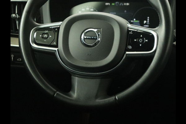 Volvo XC60 2.0 T8 Twin Engine AWD Inscription | Panoramadak | Trekhaak | Leder | Stoelverwarming | Camera | Adaptive cruise | Carplay | Navigatie | Full LED