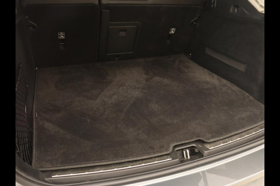Volvo XC60 2.0 T8 Twin Engine AWD Inscription | Panoramadak | Trekhaak | Leder | Stoelverwarming | Camera | Adaptive cruise | Carplay | Navigatie | Full LED