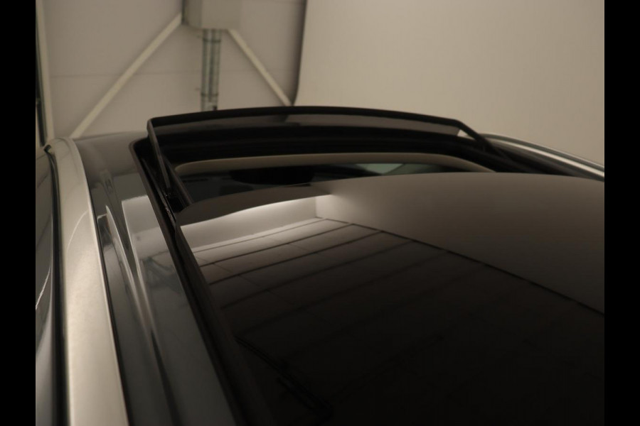 Volvo XC60 2.0 T8 Twin Engine AWD Inscription | Panoramadak | Trekhaak | Leder | Stoelverwarming | Camera | Adaptive cruise | Carplay | Navigatie | Full LED