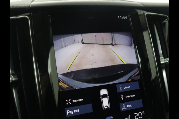 Volvo XC60 2.0 T8 Twin Engine AWD Inscription | Panoramadak | Trekhaak | Leder | Stoelverwarming | Camera | Adaptive cruise | Carplay | Navigatie | Full LED