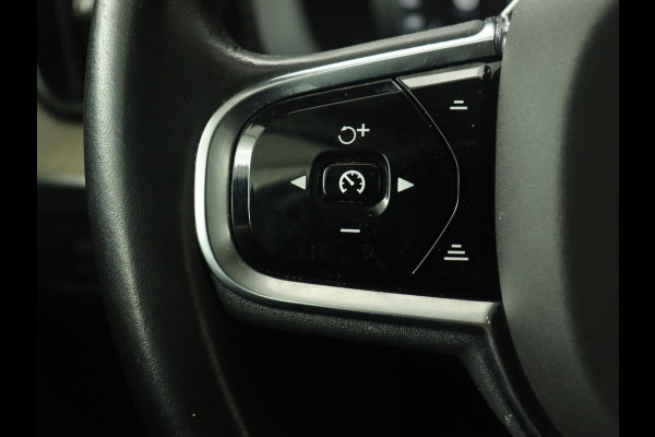 Volvo XC60 2.0 T8 Twin Engine AWD Inscription | Panoramadak | Trekhaak | Leder | Stoelverwarming | Camera | Adaptive cruise | Carplay | Navigatie | Full LED