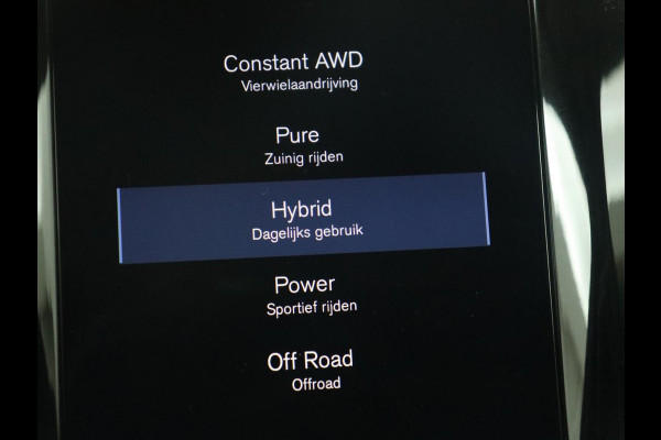 Volvo XC60 2.0 T8 Twin Engine AWD Inscription | Panoramadak | Trekhaak | Leder | Stoelverwarming | Camera | Adaptive cruise | Carplay | Navigatie | Full LED