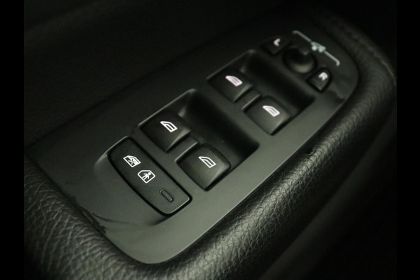 Volvo XC60 2.0 T8 Twin Engine AWD Inscription | Panoramadak | Trekhaak | Leder | Stoelverwarming | Camera | Adaptive cruise | Carplay | Navigatie | Full LED