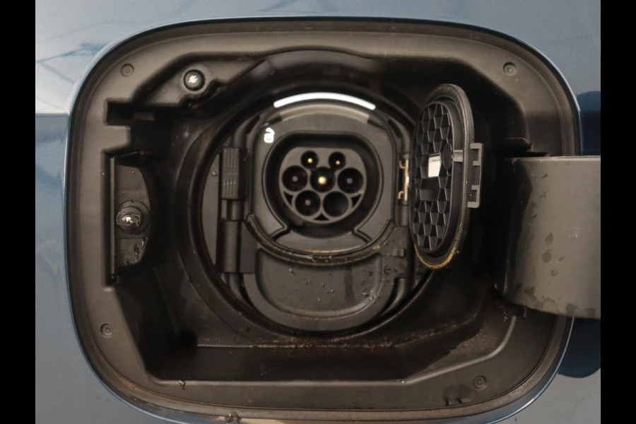 Mercedes-Benz A-Klasse 250e Business Solution Luxury | Panoramadak | Leder | Stoelverwarming | Memory | Keyless | Carplay | Sfeerverlichting | PHEV | Plug In