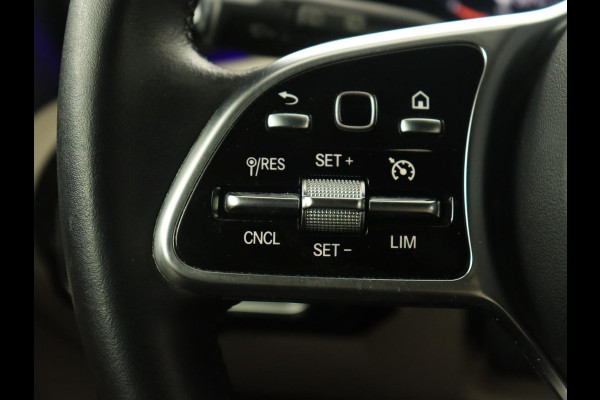 Mercedes-Benz A-Klasse 250e Business Solution Luxury | Panoramadak | Leder | Stoelverwarming | Memory | Keyless | Carplay | Sfeerverlichting | PHEV | Plug In