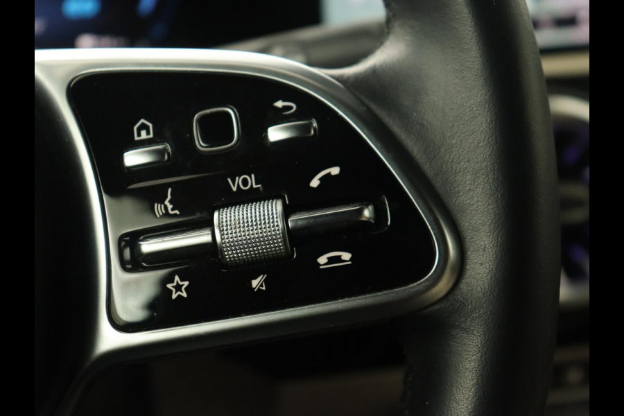 Mercedes-Benz A-Klasse 250e Business Solution Luxury | Panoramadak | Leder | Stoelverwarming | Memory | Keyless | Carplay | Sfeerverlichting | PHEV | Plug In