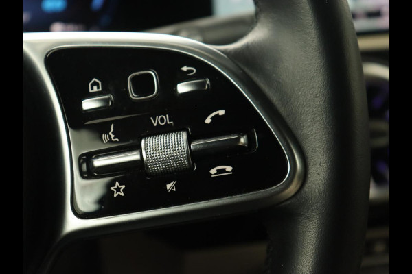 Mercedes-Benz A-Klasse 250e Business Solution Luxury | Panoramadak | Leder | Stoelverwarming | Memory | Keyless | Carplay | Sfeerverlichting | PHEV | Plug In