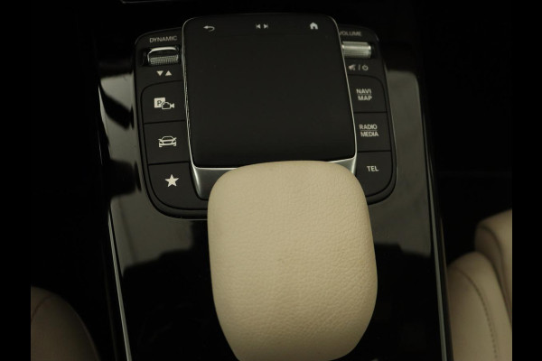 Mercedes-Benz A-Klasse 250e Business Solution Luxury | Panoramadak | Leder | Stoelverwarming | Memory | Keyless | Carplay | Sfeerverlichting | PHEV | Plug In