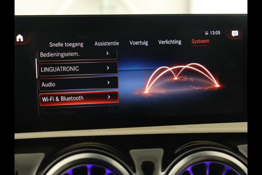 Mercedes-Benz A-Klasse 250e Business Solution Luxury | Panoramadak | Leder | Stoelverwarming | Memory | Keyless | Carplay | Sfeerverlichting | PHEV | Plug In