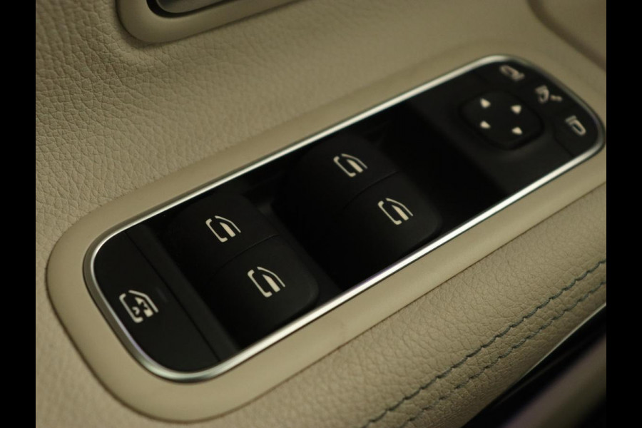 Mercedes-Benz A-Klasse 250e Business Solution Luxury | Panoramadak | Leder | Stoelverwarming | Memory | Keyless | Carplay | Sfeerverlichting | PHEV | Plug In