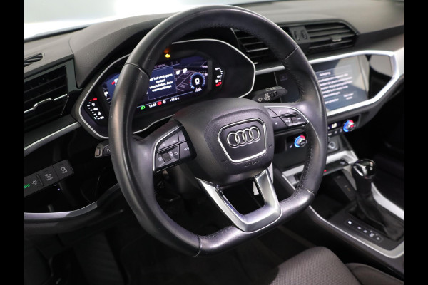 Audi Q3 35 TFSI Pro Line business 150 pk S-tronic | Navigatie | Parkeersensoren achter | Adaptieve cruise control | Lichtmetalen velgen 19" | Stoelverwarming |
