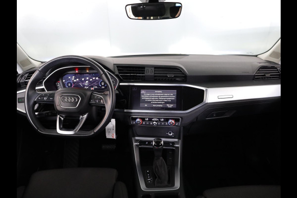 Audi Q3 35 TFSI Pro Line business 150 pk S-tronic | Navigatie | Parkeersensoren achter | Adaptieve cruise control | Lichtmetalen velgen 19" | Stoelverwarming |