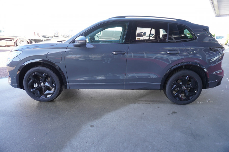 Volkswagen Tiguan 1.5 eHybrid R-Line Edition 272 PK Hybride nr.V012 | Climate | panorama dak | Trekhaak