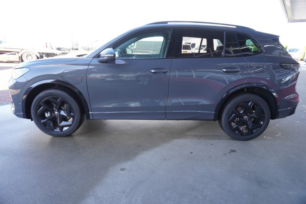 Volkswagen Tiguan 1.5 eHybrid R-Line Edition 272 PK Hybride nr.V012 | Climate | panorama dak | Trekhaak