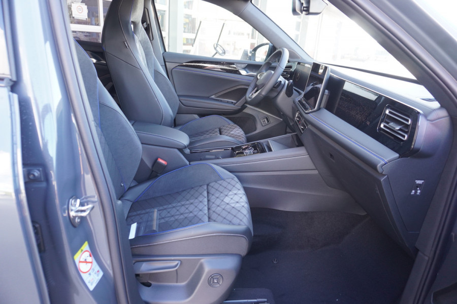 Volkswagen Tiguan 1.5 eHybrid R-Line Edition 272 PK Hybride nr.V012 | Climate | panorama dak | Trekhaak
