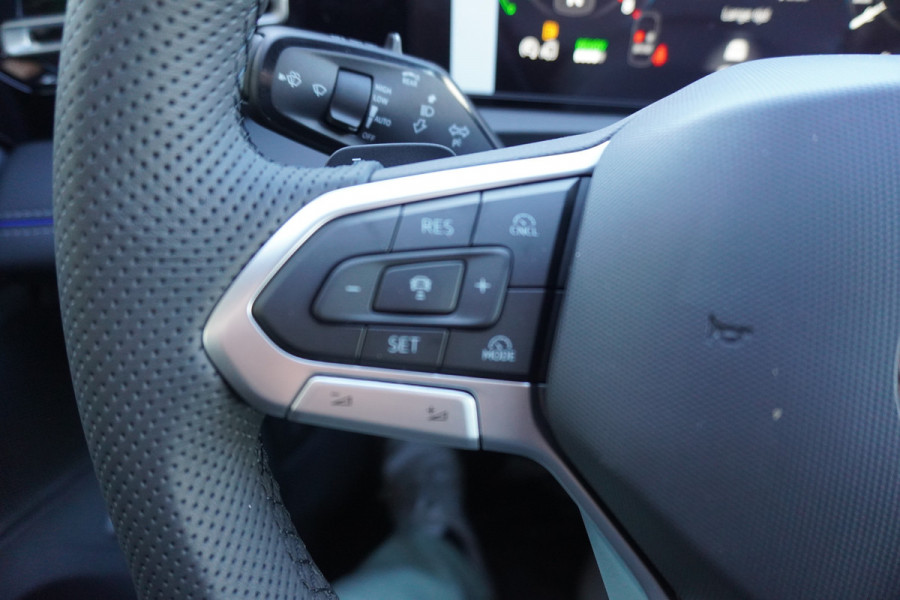 Volkswagen Tiguan 1.5 eHybrid R-Line Edition 272 PK Hybride nr.V012 | Climate | panorama dak | Trekhaak