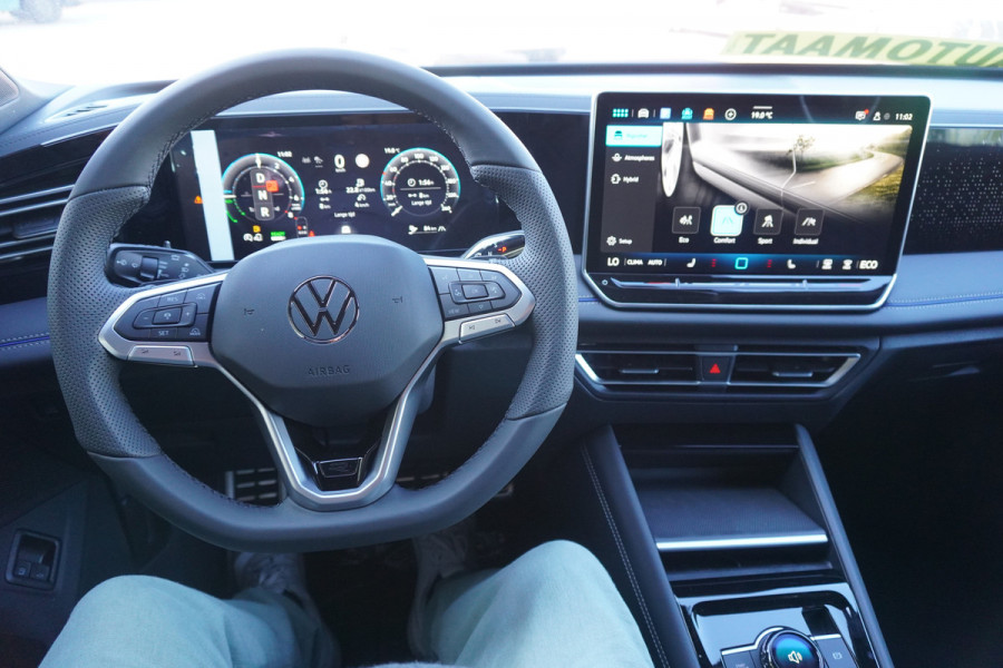 Volkswagen Tiguan 1.5 eHybrid R-Line Edition 272 PK Hybride nr.V012 | Climate | panorama dak | Trekhaak