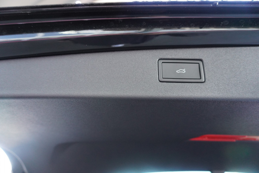 Volkswagen Tiguan 1.5 eHybrid R-Line Edition 272 PK Hybride nr.V012 | Climate | panorama dak | Trekhaak