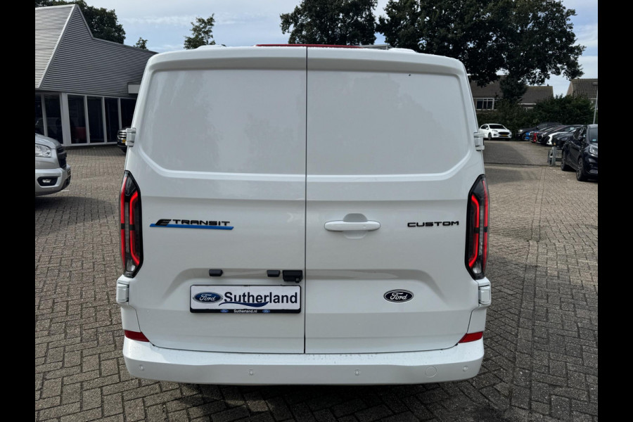 Ford E-Transit Custom 320 L1 Limited/Titanium Elektrisch | SCI | Ford Voorraad |  65kWh 218pk | Frozen White | Dubbele zijschuifdeur | Ruit in laadschot | Ruit in rechter zijschuifdeur| Verwarmbare passagiersstoel (8-weg verstelbaar) | Inklapbare trekhaak | Centrale dubbele vergrendeling | Driver Assistance Pack Premium | AGM accu | BEV 3-fase oplaadkabel 10 meter