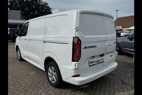 Ford E-Transit Custom 320 L1 Limited/Titanium Elektrisch | SCI | Ford Voorraad |  65kWh 218pk | Frozen White | Dubbele zijschuifdeur | Ruit in laadschot | Ruit in rechter zijschuifdeur| Verwarmbare passagiersstoel (8-weg verstelbaar) | Inklapbare trekhaak | Centrale dubbele vergrendeling | Driver Assistance Pack Premium | AGM accu | BEV 3-fase oplaadkabel 10 meter