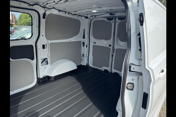 Ford E-Transit Custom 320 L1 Limited/Titanium Elektrisch | SCI | Ford Voorraad |  65kWh 218pk | Frozen White | Dubbele zijschuifdeur | Ruit in laadschot | Ruit in rechter zijschuifdeur| Verwarmbare passagiersstoel (8-weg verstelbaar) | Inklapbare trekhaak | Centrale dubbele vergrendeling | Driver Assistance Pack Premium | AGM accu | BEV 3-fase oplaadkabel 10 meter