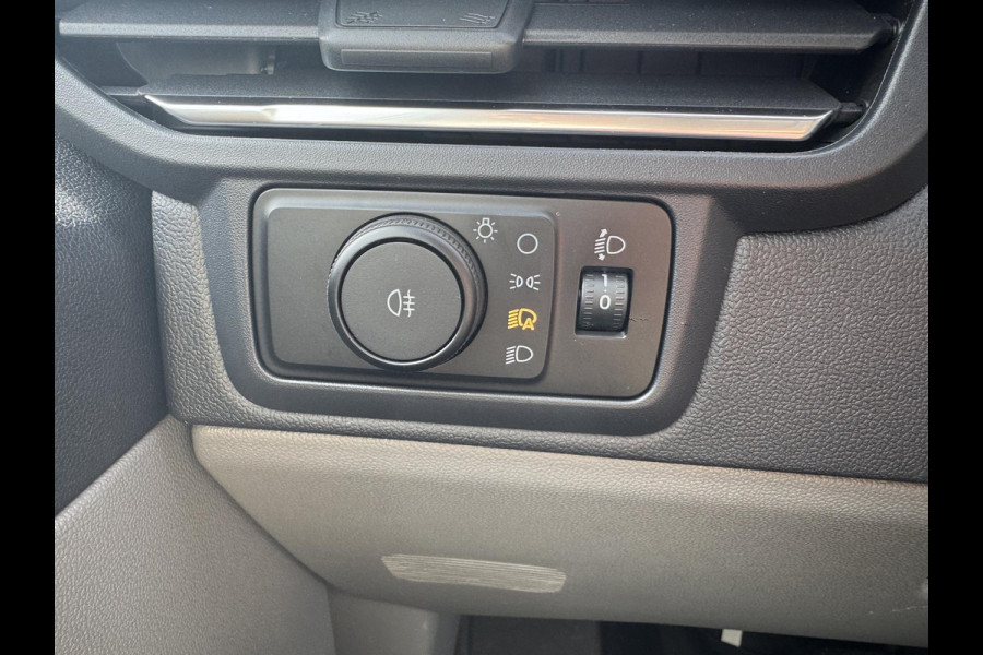 Ford E-Transit Custom 320 L1 Limited/Titanium Elektrisch | SCI | Ford Voorraad |  65kWh 218pk | Frozen White | Dubbele zijschuifdeur | Ruit in laadschot | Ruit in rechter zijschuifdeur| Verwarmbare passagiersstoel (8-weg verstelbaar) | Inklapbare trekhaak | Centrale dubbele vergrendeling | Driver Assistance Pack Premium | AGM accu | BEV 3-fase oplaadkabel 10 meter