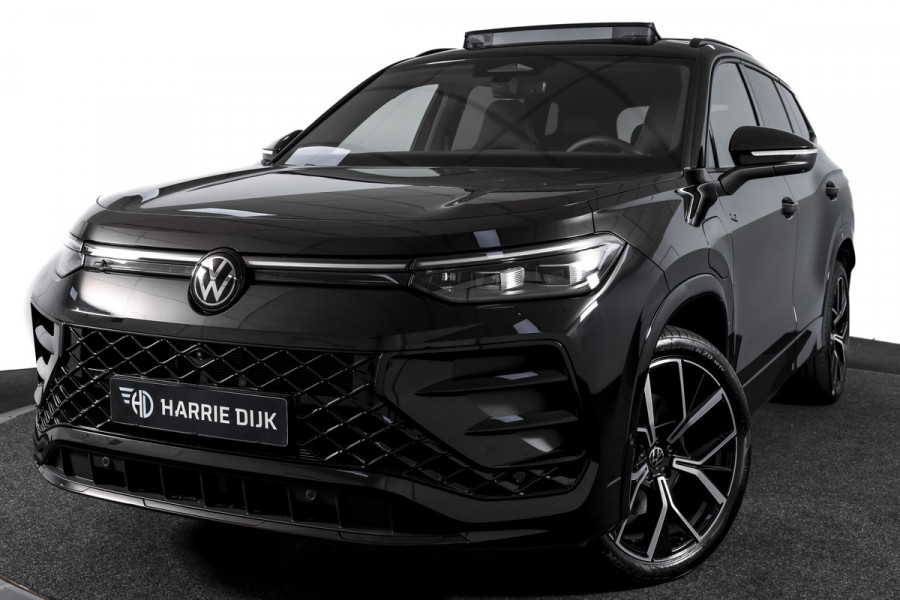 Volkswagen Tayron 1.5 eHybrid 272 PK R-Line Edition - Automaat | Black Style Pakket | S/K-Panodak | Elek. Trekhaak | Dig. Cockpit | Adapt. Cruise | Stoel-+Stuurverw. | PDC | 360 Camera | NAV+App. Connect | ECC | Elek. Klep | DAB | LM 20" | 0237