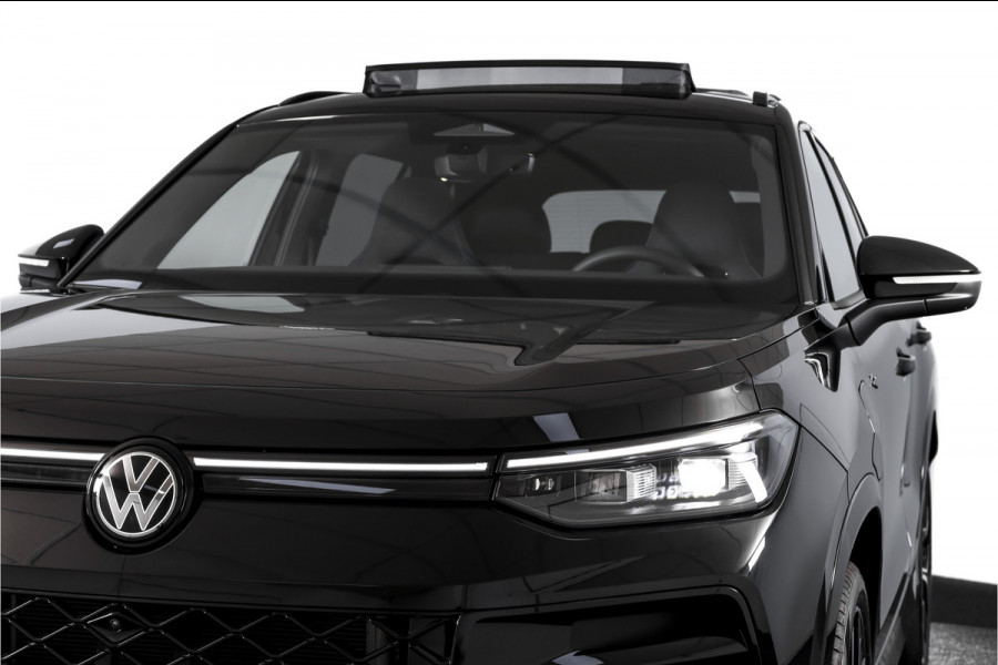 Volkswagen Tayron 1.5 eHybrid 272 PK R-Line Edition - Automaat | Black Style Pakket | S/K-Panodak | Elek. Trekhaak | Dig. Cockpit | Adapt. Cruise | Stoel-+Stuurverw. | PDC | 360 Camera | NAV+App. Connect | ECC | Elek. Klep | DAB | LM 20" | 0237