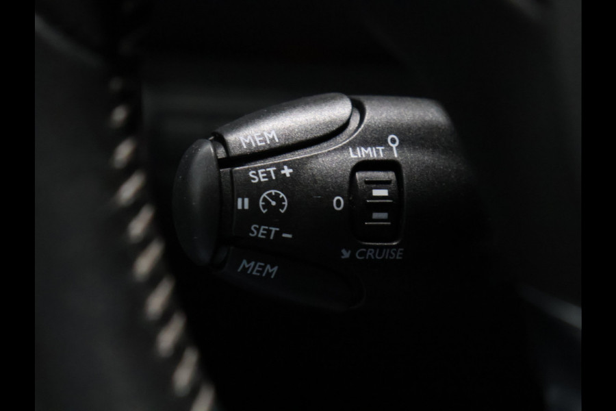 Peugeot 308 SW 1.2 PureTech Blue Lease Executive [PDC V+A, CRUISE CONTROL, APPLE CARPLAY, ANDROID AUTO, AIRCONDITIONING, NAVIGATIE, NIEUWSTAAT]