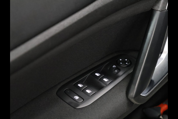 Peugeot 308 SW 1.2 PureTech Blue Lease Executive [PDC V+A, CRUISE CONTROL, APPLE CARPLAY, ANDROID AUTO, AIRCONDITIONING, NAVIGATIE, NIEUWSTAAT]