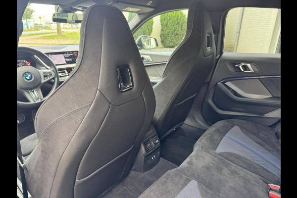 BMW 2 Serie Gran Coupé M235i xDrive High Exe, M Performance, Schaalstoel, Head-up, Harman/Kardon, Adaptive Cruise . Een proefrit levert het bewijs. Neem contact op en we maken een afspraak!